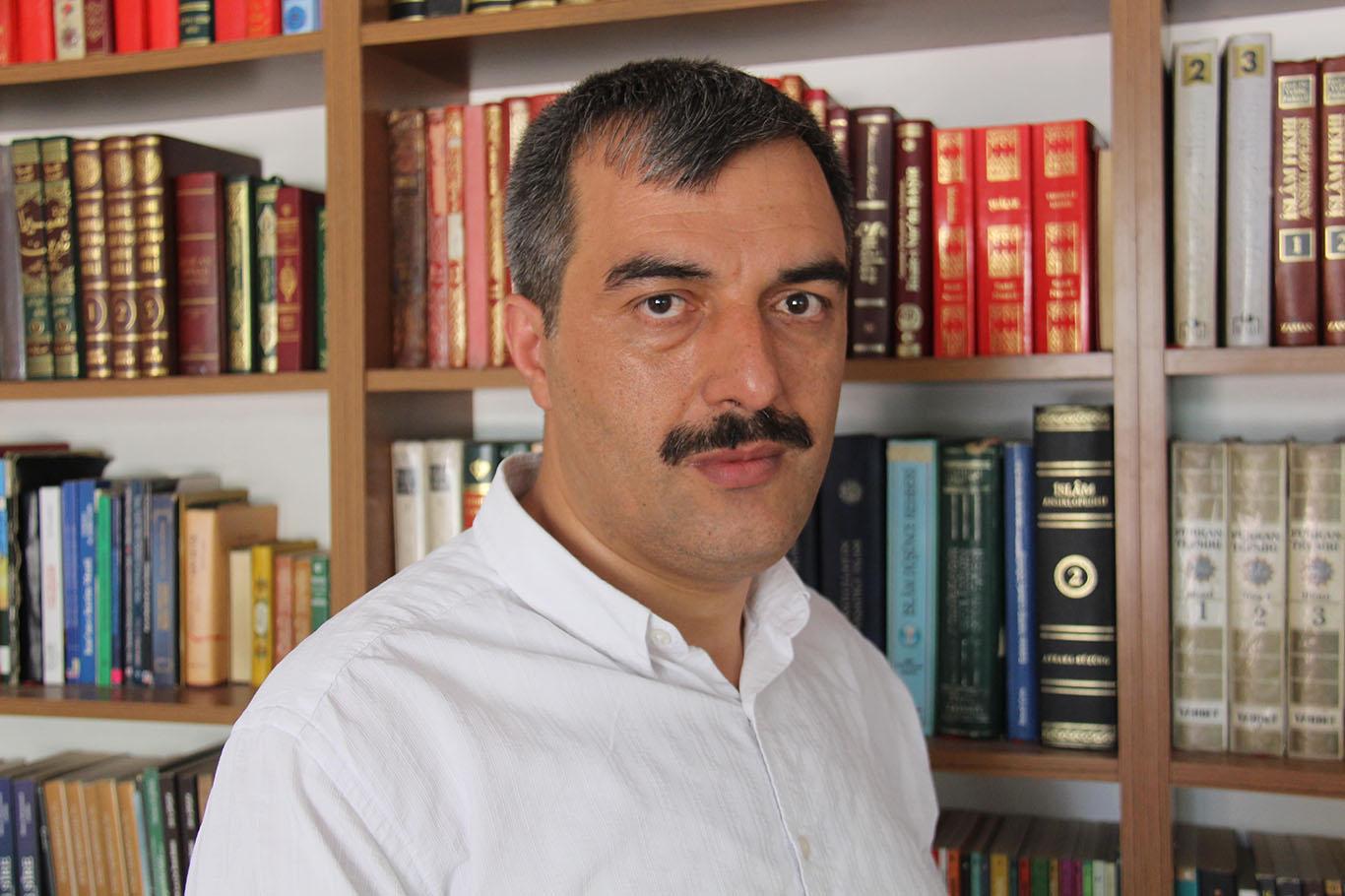 "Toplumun manevi reçetesi Kur'an'dır" "Toplumun manevi reçetesi Kur'an'dır"